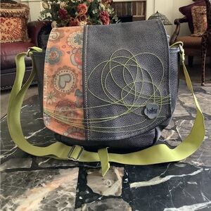 Haiku Sharon Eisenhauer large vegan floral messanger crossbody bag 15x12